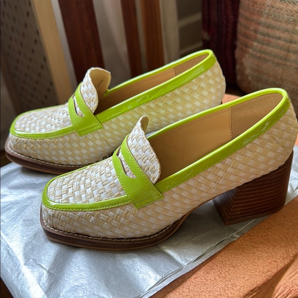Urban Outfitters Green and Cream Flats with Woven Texture